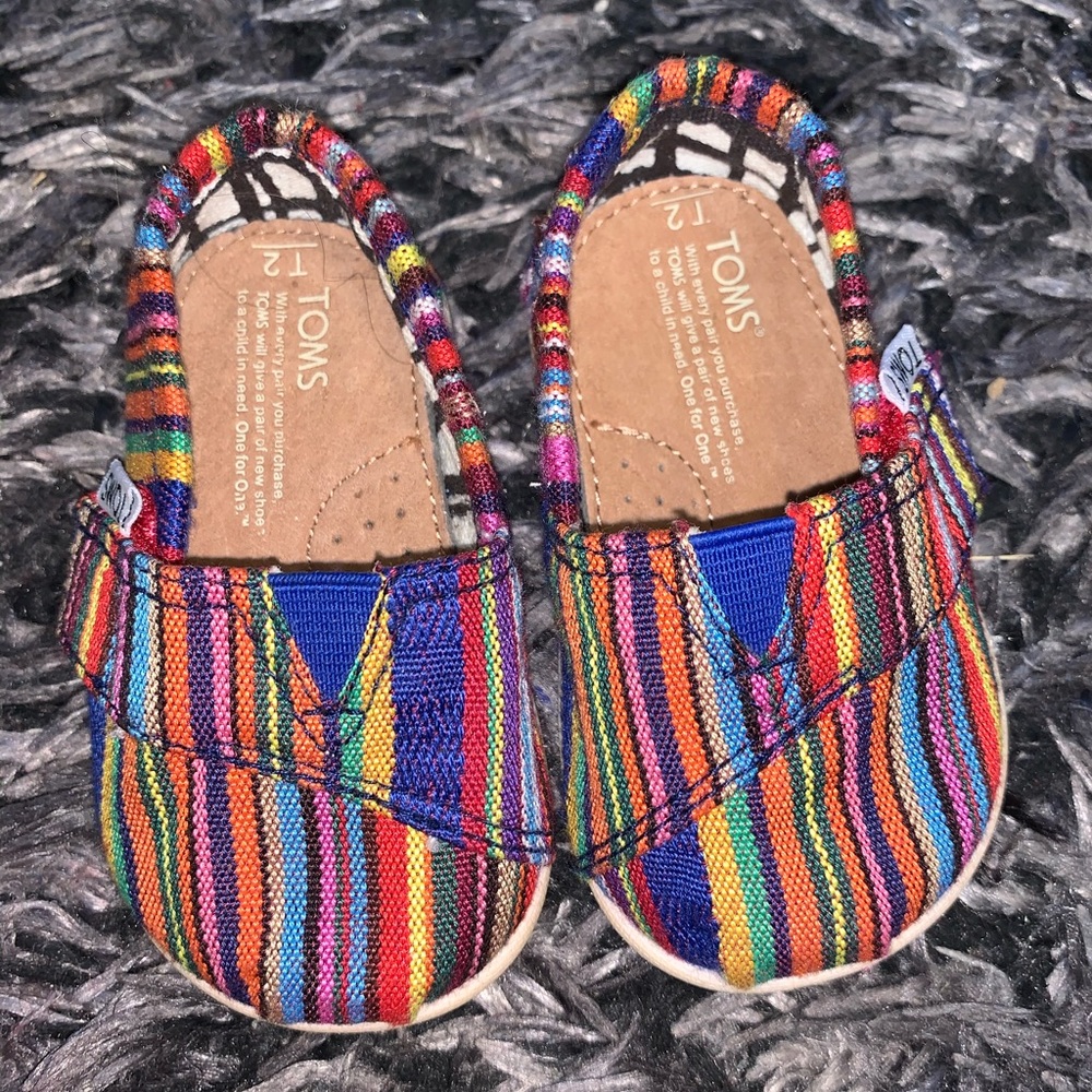 Rainbow Striped Toms